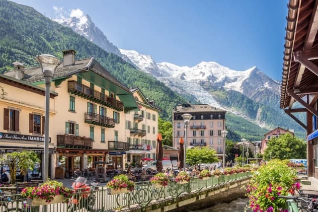Najciekawsze atrakcje w Chamonix, które musisz zobaczyć w Alpach Najciekawsze atrakcje w Chamonix, które musisz zobaczyć w Alpach