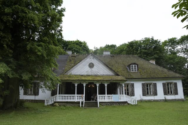 Skansen w Suchej: Fascynująca historia i atrakcje, które musisz poznać Skansen w Suchej: Fascynująca historia i atrakcje, które musisz poznać