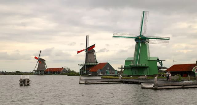 Zaanse Schans: odkryj ukryte skarby holenderskiego skansenu Zaanse Schans: odkryj ukryte skarby holenderskiego skansenu