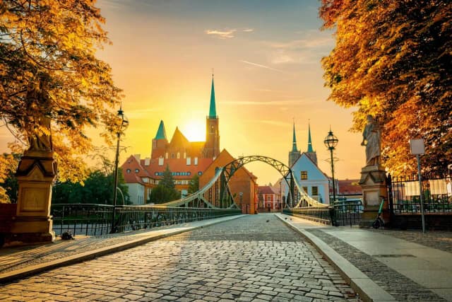 Najpiękniejsze miejsca w Polsce jesienią, które zachwycą każdego podróżnika Najpiękniejsze miejsca w Polsce jesienią, które zachwycą każdego podróżnika