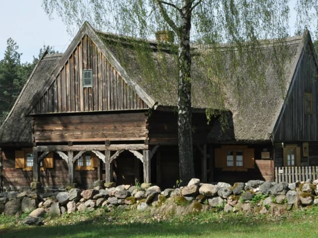 Skansen wsi w Polsce: odkryj tradycję i kulturę ludową Skansen wsi w Polsce: odkryj tradycję i kulturę ludową