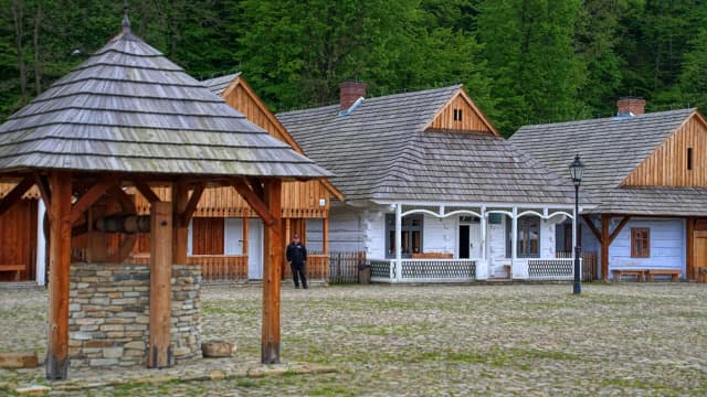 Skansen Bieszczady: Odkryj fascynującą historię i unikalne atrakcje Skansen Bieszczady: Odkryj fascynującą historię i unikalne atrakcje
