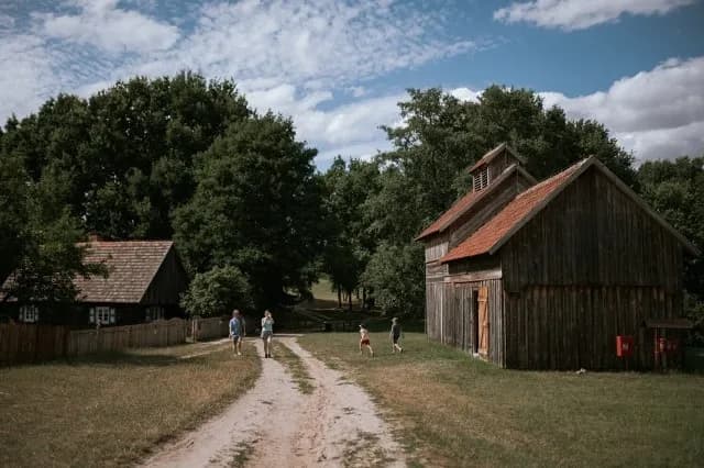 Dziekanowice skansen: Odkryj wyjątkowe atrakcje i wydarzenia Dziekanowice skansen: Odkryj wyjątkowe atrakcje i wydarzenia