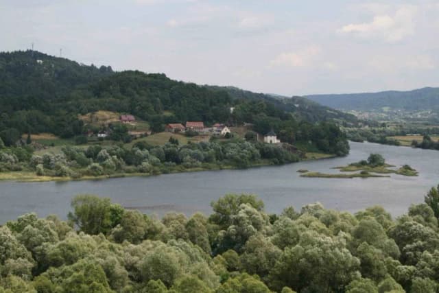 Najlepsze atrakcje nad jeziorem czchowskim, które musisz poznać Najlepsze atrakcje nad jeziorem czchowskim, które musisz poznać