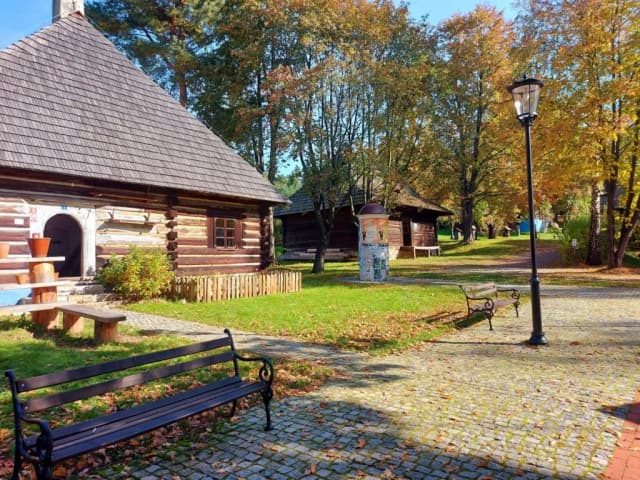 Chata Skansen w Witulinie - historia, usługi i idealne miejsce na imprezy Chata Skansen w Witulinie - historia, usługi i idealne miejsce na imprezy