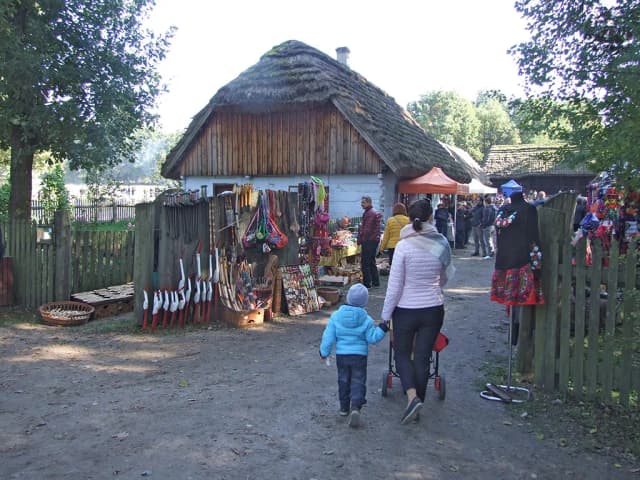 Skansen w Radomiu: Fascynująca podróż przez kulturę i historię regionu Skansen w Radomiu: Fascynująca podróż przez kulturę i historię regionu