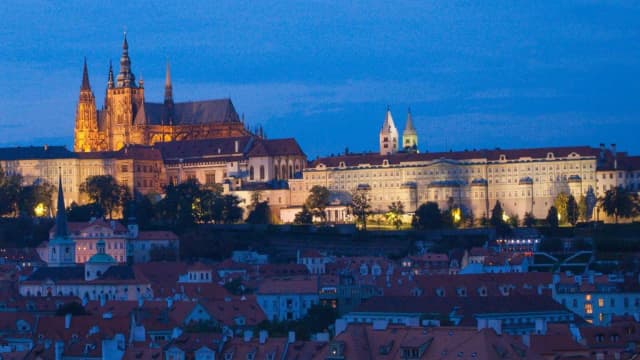 Ile kosztuje nocleg w Pradze? Zaskakujące ceny i porady na budżet Ile kosztuje nocleg w Pradze? Zaskakujące ceny i porady na budżet