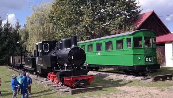 Skansen kolei leśnej w Janowie Lubelskim - historia i atrakcje, które musisz poznać Skansen kolei leśnej w Janowie Lubelskim - historia i atrakcje, które musisz poznać