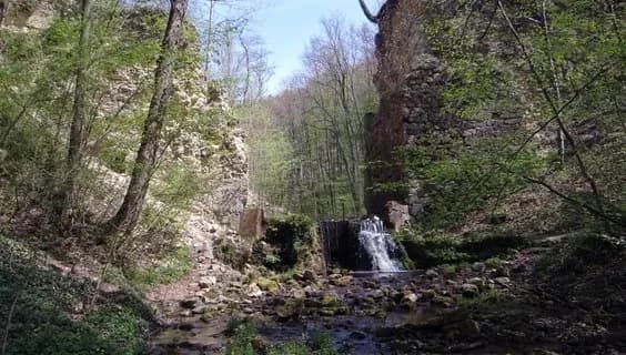 Czerna atrakcje: Odkryj ukryte skarby i piękno tej malowniczej wsi Czerna atrakcje: Odkryj ukryte skarby i piękno tej malowniczej wsi