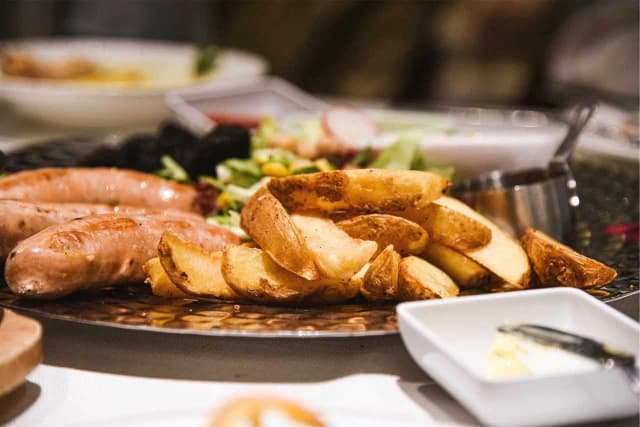 Gdzie zjeść w Sobótce? Odkryj najlepsze restauracje i kawiarnie Gdzie zjeść w Sobótce? Odkryj najlepsze restauracje i kawiarnie